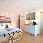 Harztraeume 1 - Gemuetliches Fuer Paare, Altstadtnah Mit Brockenbahnblick & Parkplatz - Self Check-in 아파트