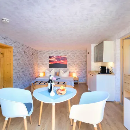 Apartment Harztraeume 1 - Gemuetliches Fuer Paare, Altstadtnah Mit Brockenbahnblick & Parkplatz - Self Check-in *