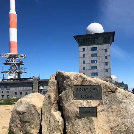 Harztraeume 1 - Gemuetliches Fuer Paare, Altstadtnah Mit Brockenbahnblick & Parkplatz - Self Check-in Apartment